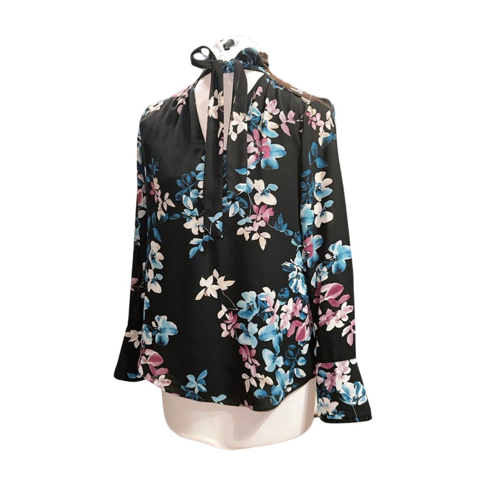 White House Black Market Size small Floral blowse